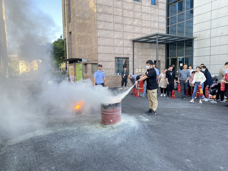 2.消防實(shí)操演練_副本.jpg 2.消防實(shí)操演練_副本.jpg