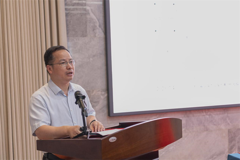 臺州學(xué)院黨委委員、紀委書(shū)記、監察專(zhuān)員樓膽群致辭  鄭斌斌 攝.jpg