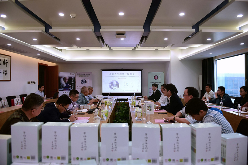 系好人生的第一?？圩印劶玖w林作品對當代青少年的啟迪暨紀念季羨林先生逝世十周年學(xué)術(shù)文化研討會(huì )現場(chǎng)3（廖茹畫(huà)攝）.jpg