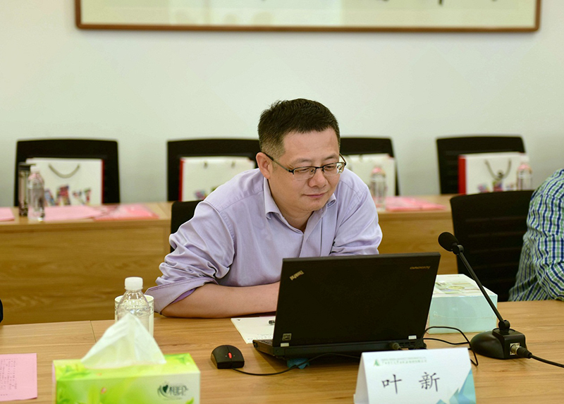 季羨林研究專(zhuān)家，北京印刷學(xué)院新聞出版學(xué)院編輯出版系教授、博士，中國編輯學(xué)會(huì )理事葉新發(fā)言（廖茹畫(huà)攝）.jpg