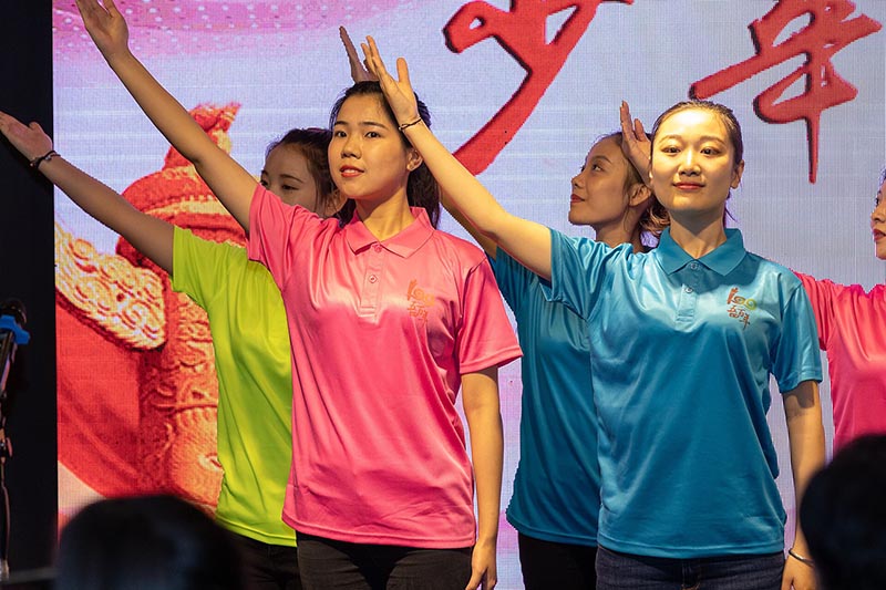 聯(lián)盟理事長(cháng)單位廣西師范大學(xué)學(xué)生演繹《少年中國說(shuō)》 黃珊虎 攝.jpg