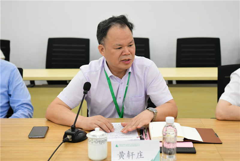 05 集團公司黨委書(shū)記、董事長(cháng)黃軒莊做工作匯報（李顯楊 攝）.jpg